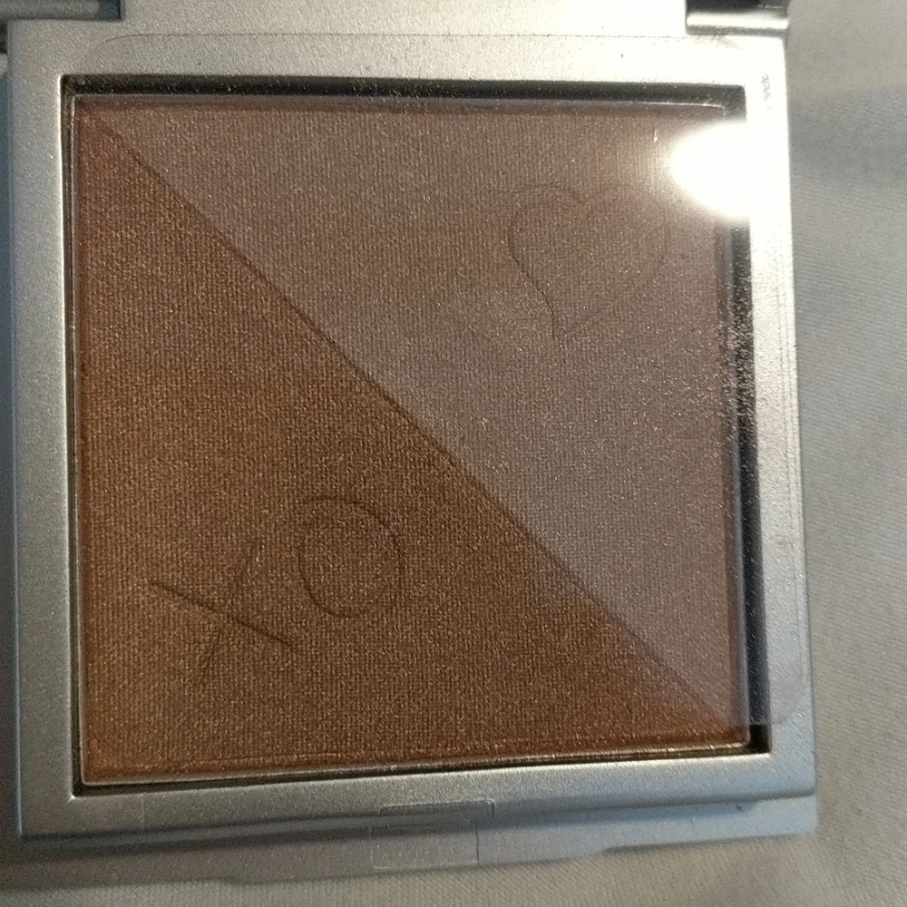 Mineral Highlighter Contour Powder